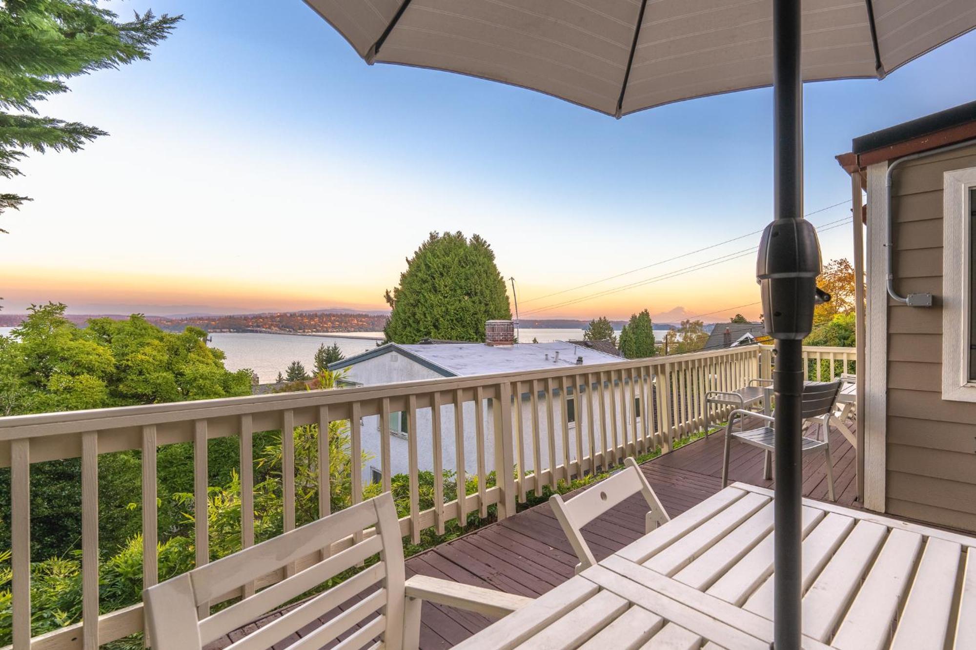 Вилла Sunrise On Lake Washington Сиэтл Экстерьер фото